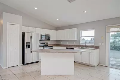 528 Peerless Cir, Lehigh Acres, FL 33974 - Photo 7