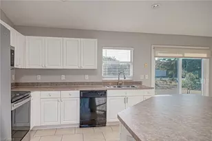 528 Peerless Cir, Lehigh Acres, FL 33974 - Photo 9