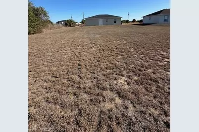 7065 Berwick Cir, Labelle, FL 33935 - Photo 5