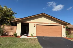 6479 Royal Woods Dr, Fort Myers, FL 33908 - Photo 1