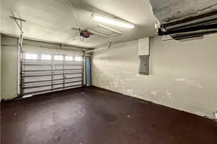 1909 SW Santa Barbara Pl, Cape Coral, FL 33991 - Photo 29