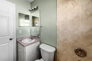 1909 SW Santa Barbara Pl, Cape Coral, FL 33991 - Photo 23