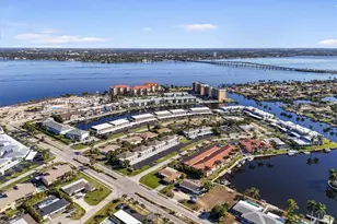 4211 SE 19th Pl, Cape Coral, FL 33904 - Photo 3