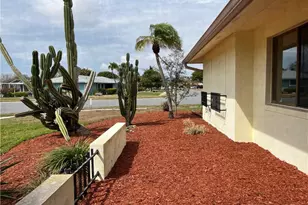 1514 Cranville Square, Fort Myers, FL 33919 - Photo 3