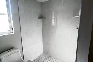 609 SE 23rd Pl, Cape Coral, FL 33990 - Photo 11