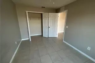 527 SE 6th Pl, Cape Coral, FL 33990 - Photo 9