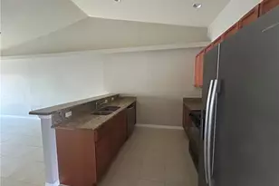 527 SE 6th Pl, Cape Coral, FL 33990 - Photo 3