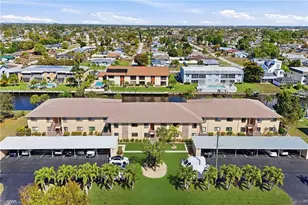 1009 SE 46th Ln, Cape Coral, FL 33904 - Photo 3