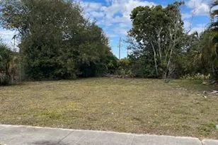 2915 Price Ave, Fort Myers, FL 33916 - Photo 3