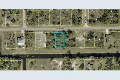 960 Lakeside Dr, Lehigh Acres, FL 33974 - Photo 1