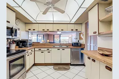 2067 W Lakeview Blvd #9, North Fort Myers, FL 33903 - Photo 5