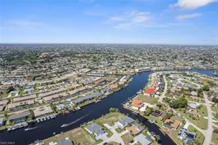 1107 SE 38th St, Cape Coral, FL 33904 - Photo 11