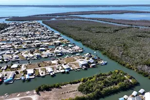 3900 Royal Palm Dr, Saint James City, FL 33956 - Photo 21