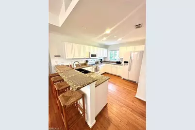 915 SW 1st Ter, Cape Coral, FL 33991 - Photo 3