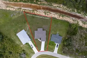 437 Mercedes Ct, Lehigh Acres, FL 33972 - Photo 3