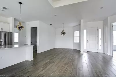 7796 Lakes Edge Ln, Port Charlotte, FL 33981 - Photo 5