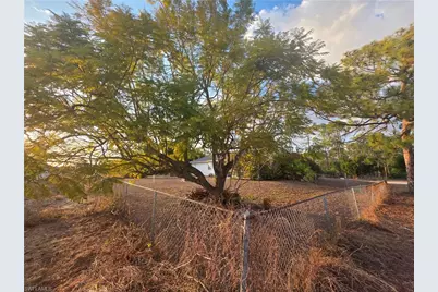 518 Jacaranda Pkwy E, Cape Coral, FL 33909 - Photo 7