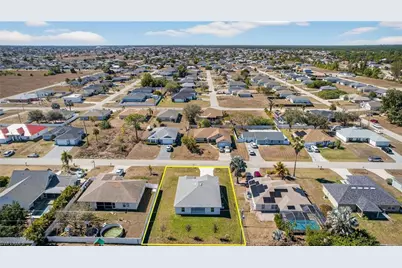 2925 NE 4th Pl, Cape Coral, FL 33909 - Photo 31