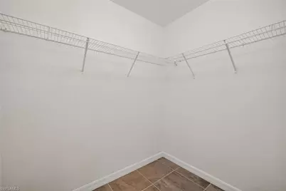 2925 NE 4th Pl, Cape Coral, FL 33909 - Photo 17