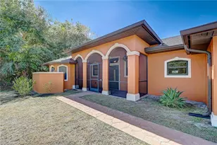 718 Arundel Cir, Fort Myers, FL 33913 - Photo 3