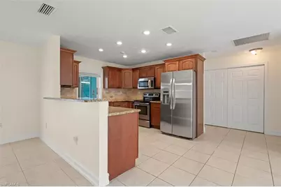14026 Barcelona Ave, Fort Myers, FL 33905 - Photo 11