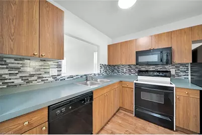1044 SE 11th St, Cape Coral, FL 33990 - Photo 5