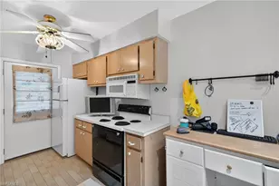 708 Victoria Dr, Cape Coral, FL 33904 - Photo 9