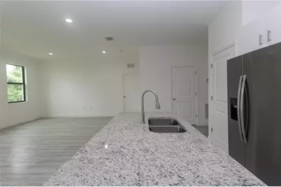 3032 W Briarwood Cir, Labelle, FL 33935 - Photo 7