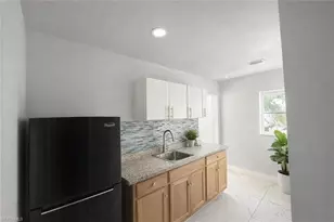 2208 SE 10th St, Cape Coral, FL 33990 - Photo 5