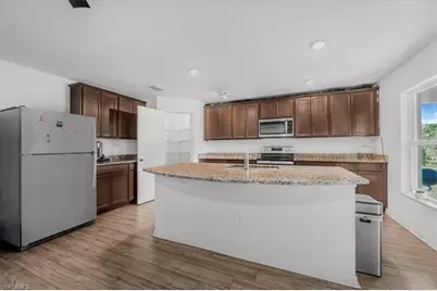 828 Youngreen Dr, Fort Myers, FL 33913 - Photo 23