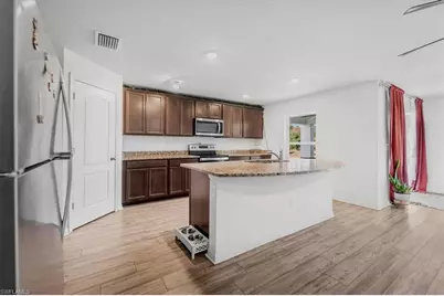 828 Youngreen Dr, Fort Myers, FL 33913 - Photo 3