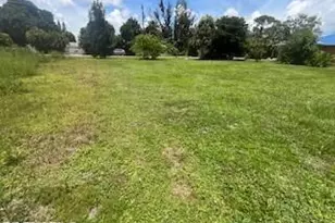 435 Monterey St, North Fort Myers, FL 33903 - Photo 3