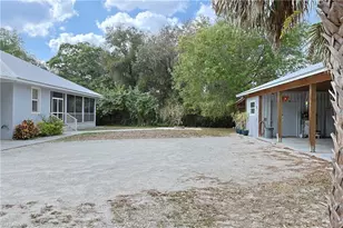 21531 Pearl St, Alva, FL 33920 - Photo 37