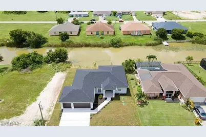 1306 NE 9th Ave, Cape Coral, FL 33909 - Photo 7