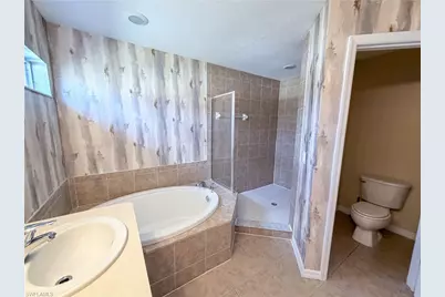 906 SW 9th Ct, Cape Coral, FL 33991 - Photo 15