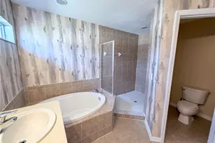 906 SW 9th Ct, Cape Coral, FL 33991 - Photo 15