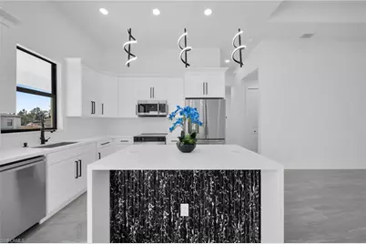 2805 58th St W, Lehigh Acres, FL 33971 - Photo 9