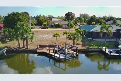 819 SE 33rd Ter, Cape Coral, FL 33904 - Photo 9
