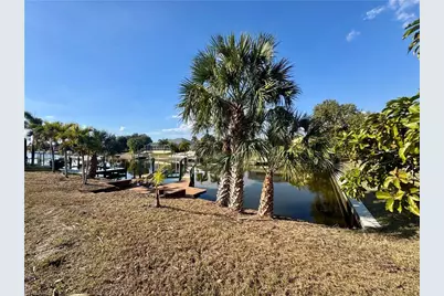 819 SE 33rd Ter, Cape Coral, FL 33904 - Photo 17