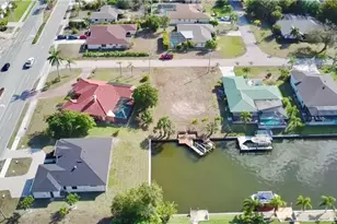 819 SE 33rd Terrace, Cape Coral, FL 33904 - Photo 3