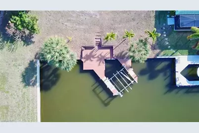 819 SE 33rd Ter, Cape Coral, FL 33904 - Photo 7