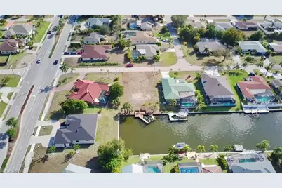 819 SE 33rd Ter, Cape Coral, FL 33904 - Photo 19