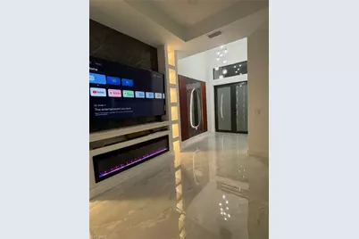 3917 33rd St SW, Lehigh Acres, FL 33976 - Photo 3