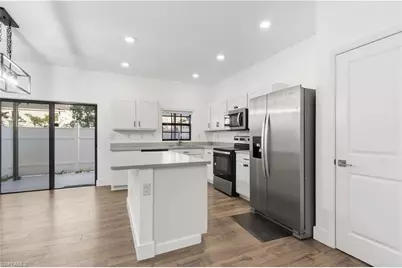 1131 SW 7th Ave, Florida City, FL 33034 - Photo 3