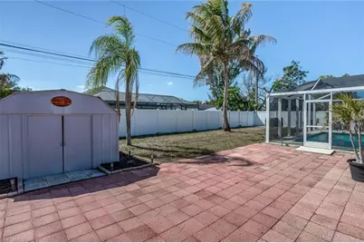 322 SW 28th Ter, Cape Coral, FL 33914 - Photo 17