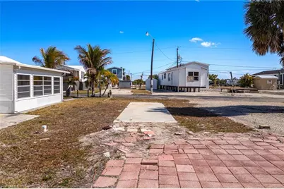 4 Helen Ln, Fort Myers Beach, FL 33931 - Photo 11