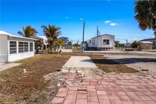 4 Helen Ln, Fort Myers Beach, FL 33931 - Photo 11