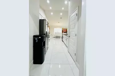 1137 NE 4th Pl, Cape Coral, FL 33909 - Photo 19