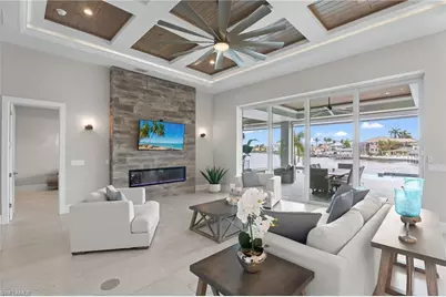 218 Bayshore Dr, Cape Coral, FL 33904 - Photo 15