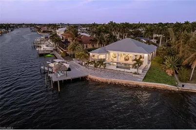 218 Bayshore Dr, Cape Coral, FL 33904 - Photo 3